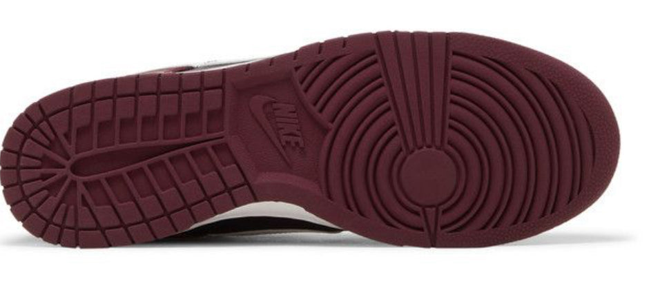 Dunk Low “Beetroot”