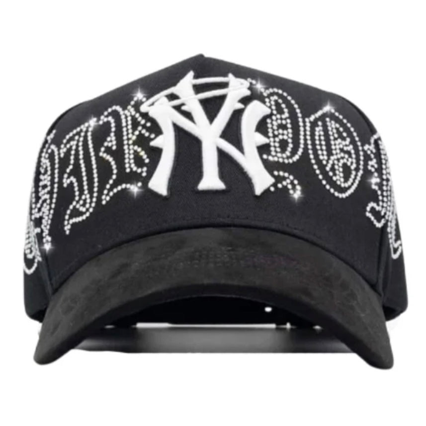 31 HATS “CRYSTAL WHITE”