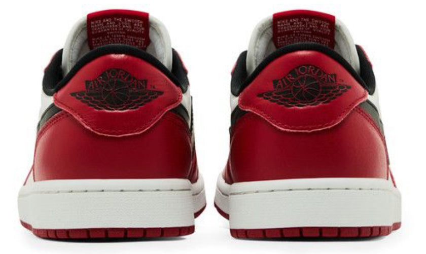 Jordan 1 Low “Chicago”