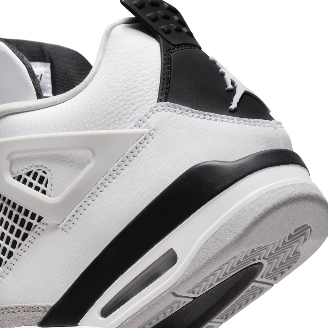 Jordan 4 “Military Black”