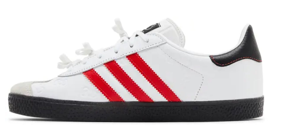 Adidas Gazelle “Hello Kitty”