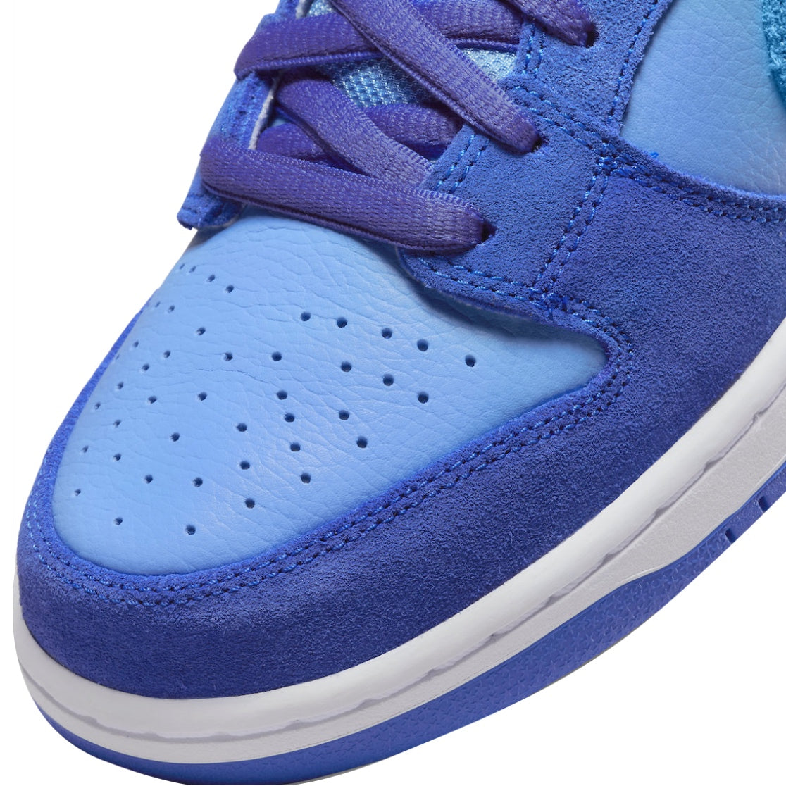 Nike SB Dunk Low “Blue Raspberry”