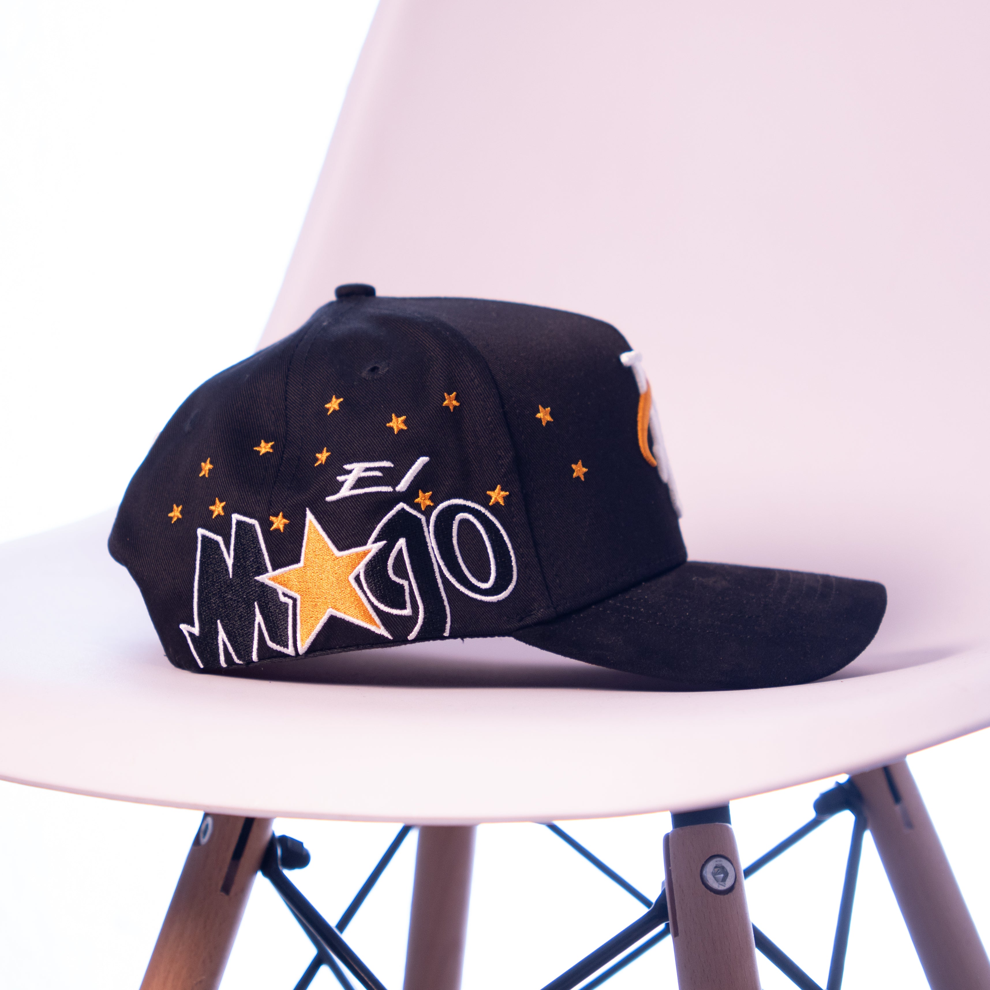 31 HATS “El MAGO (AMARILLO)”