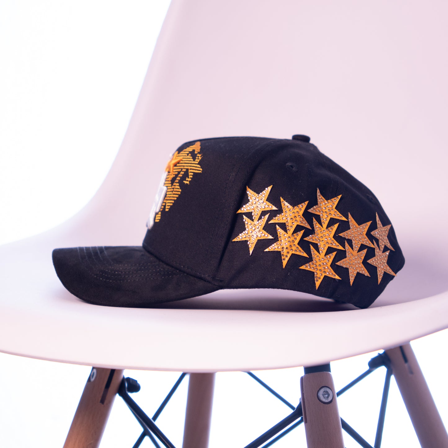 31 HATS “El MAGO (AMARILLO)”
