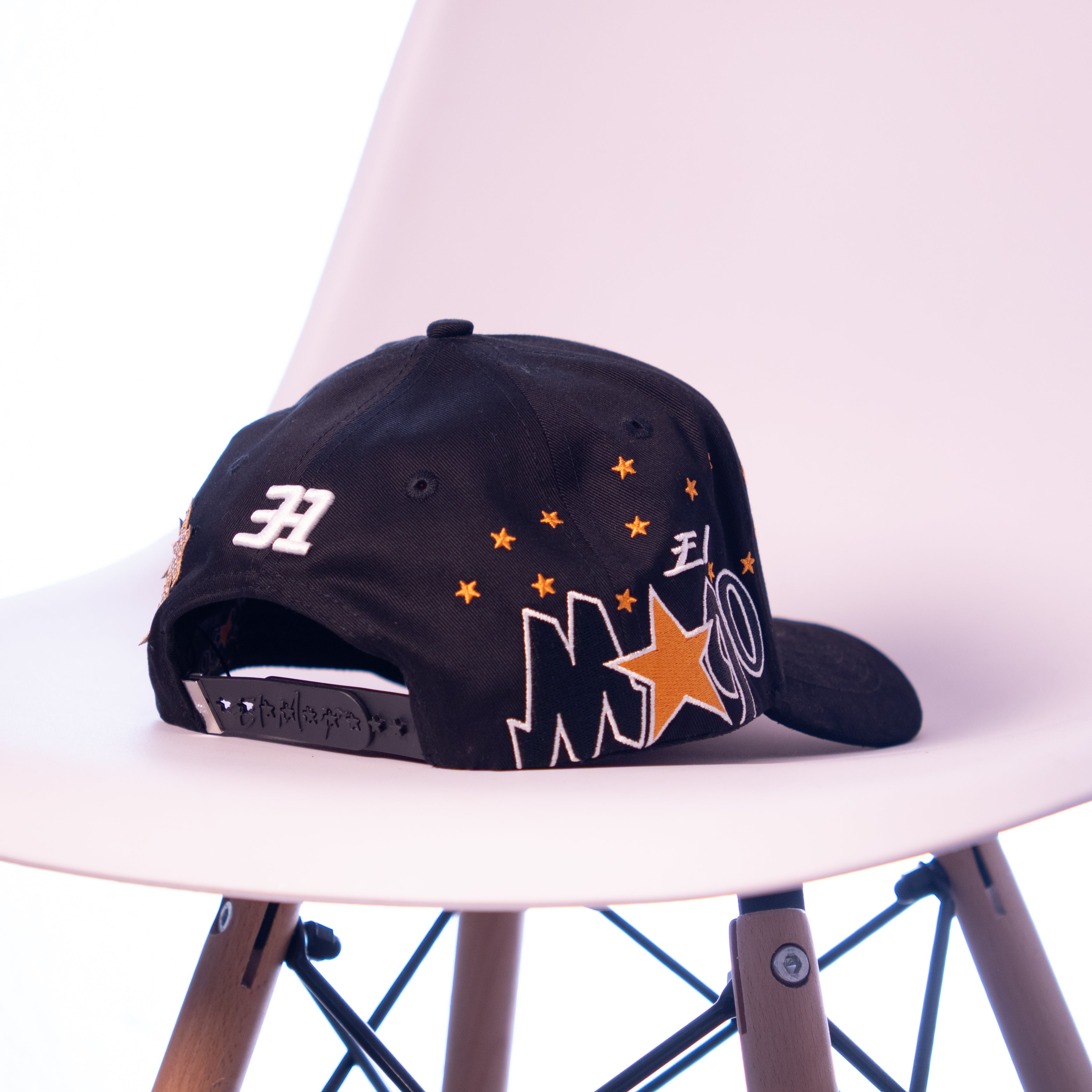 31 HATS “El MAGO (AMARILLO)”