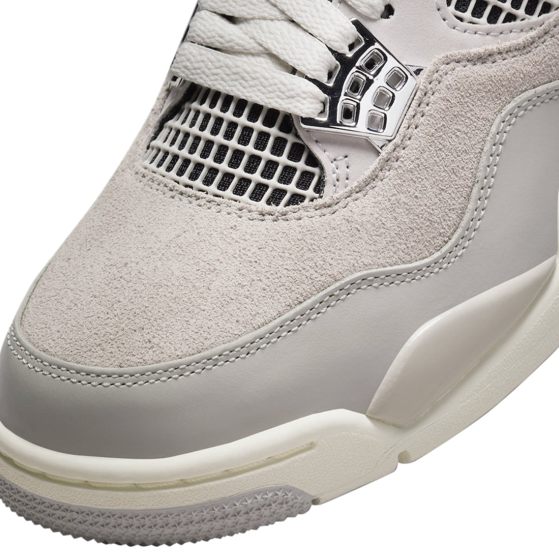 Jordan 4 “Frozen Moments”