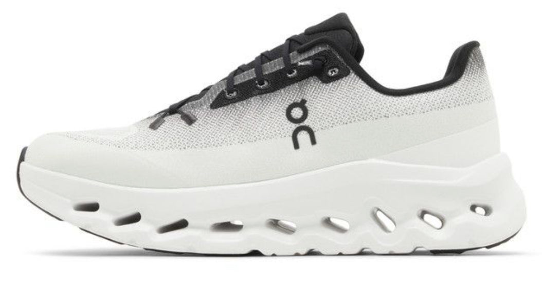 On Cloudtilt “Black Ivory”